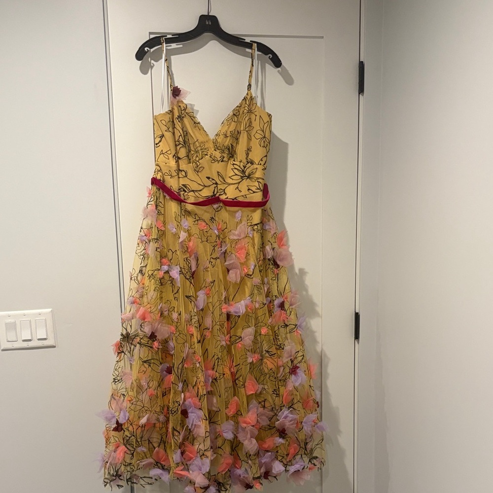 Elegant Floral Embellished Formal Dress in Yellow and Multicolor
